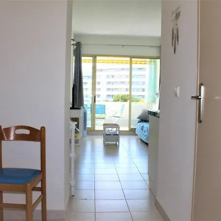 Apartment Bel 3 Pieces Avec Terrasse Et Parking A - Fr-1-252a-84 *